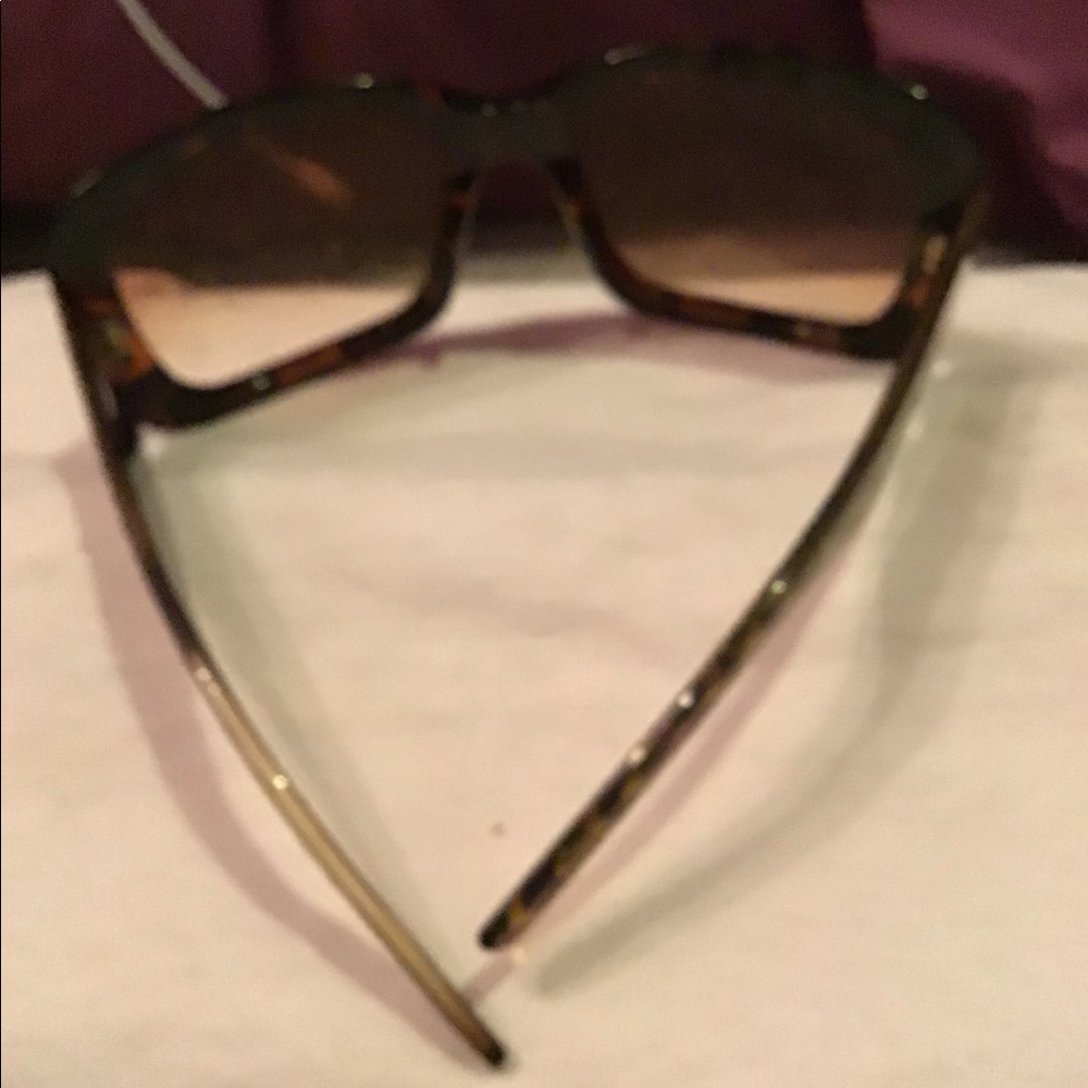 Ladies boutique style,sunglasses - Picture 3 of 6